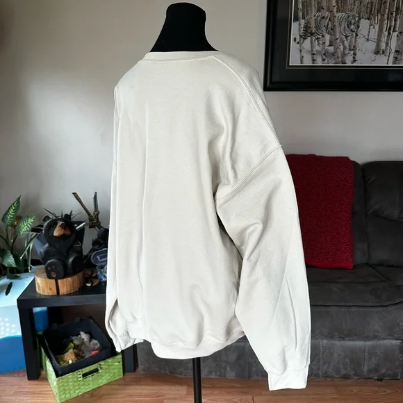 Golden Beautifully Broken Heart Graphic Sweatshirt. PTP 27 - Picture 6 of 8